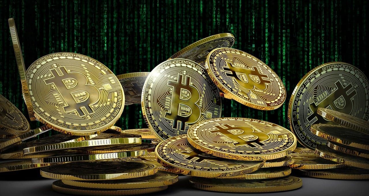 Bitcoin aur Ethereum ne March me gold aur silver ko piche chhod diya