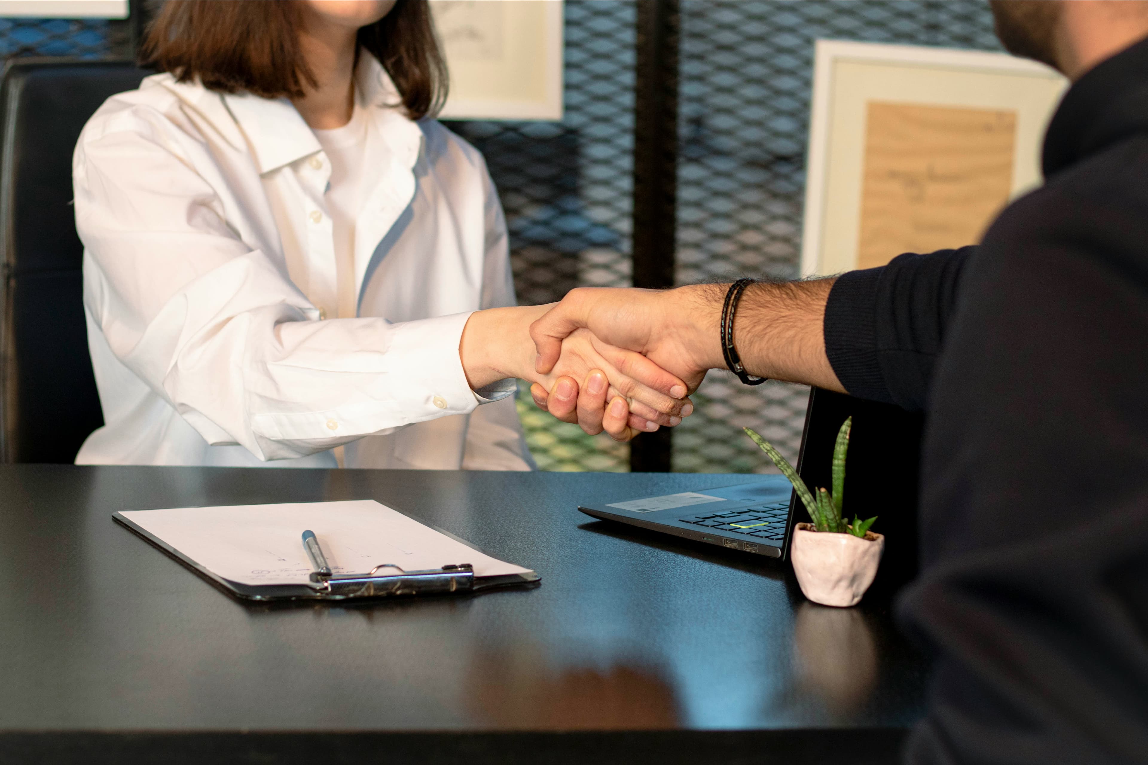 Business mein risk kaise manage kare? Smart strategies for safe growth